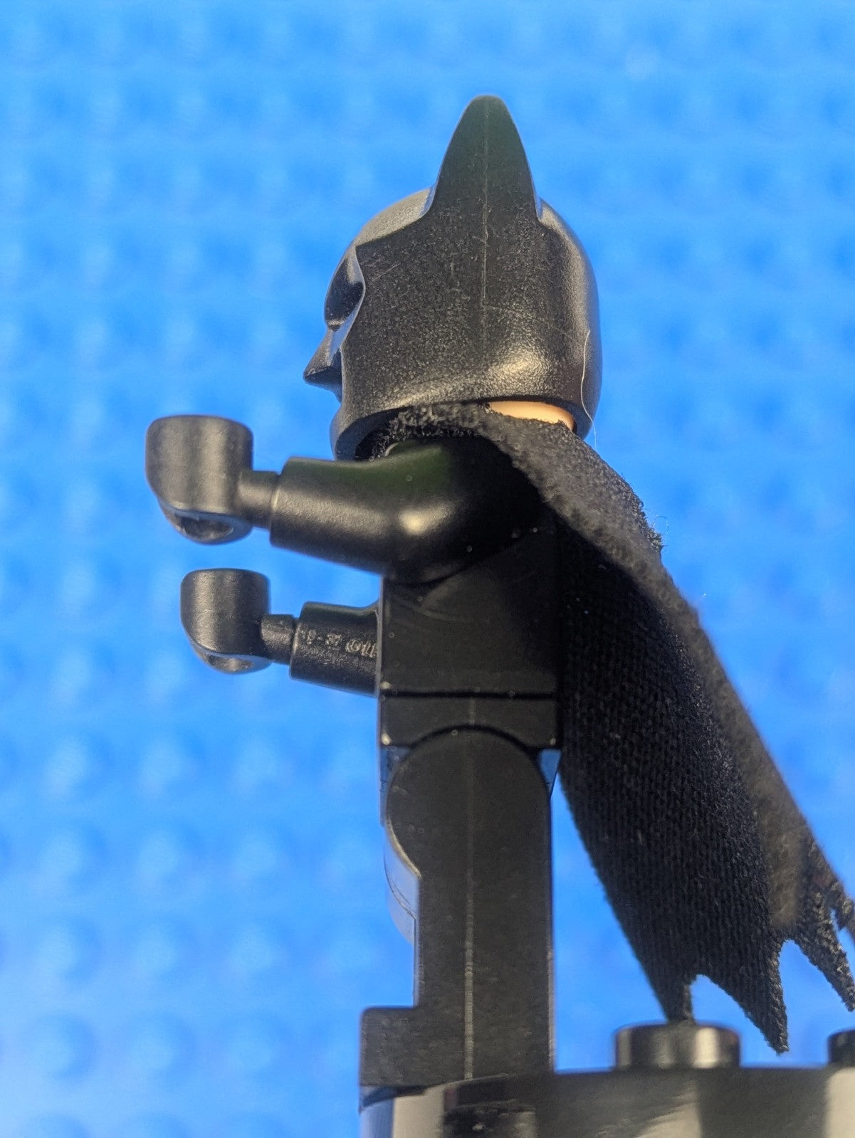 Lego Super Heroes: Batman - Black Suit with Yellow Belt sh0016b Set 77903