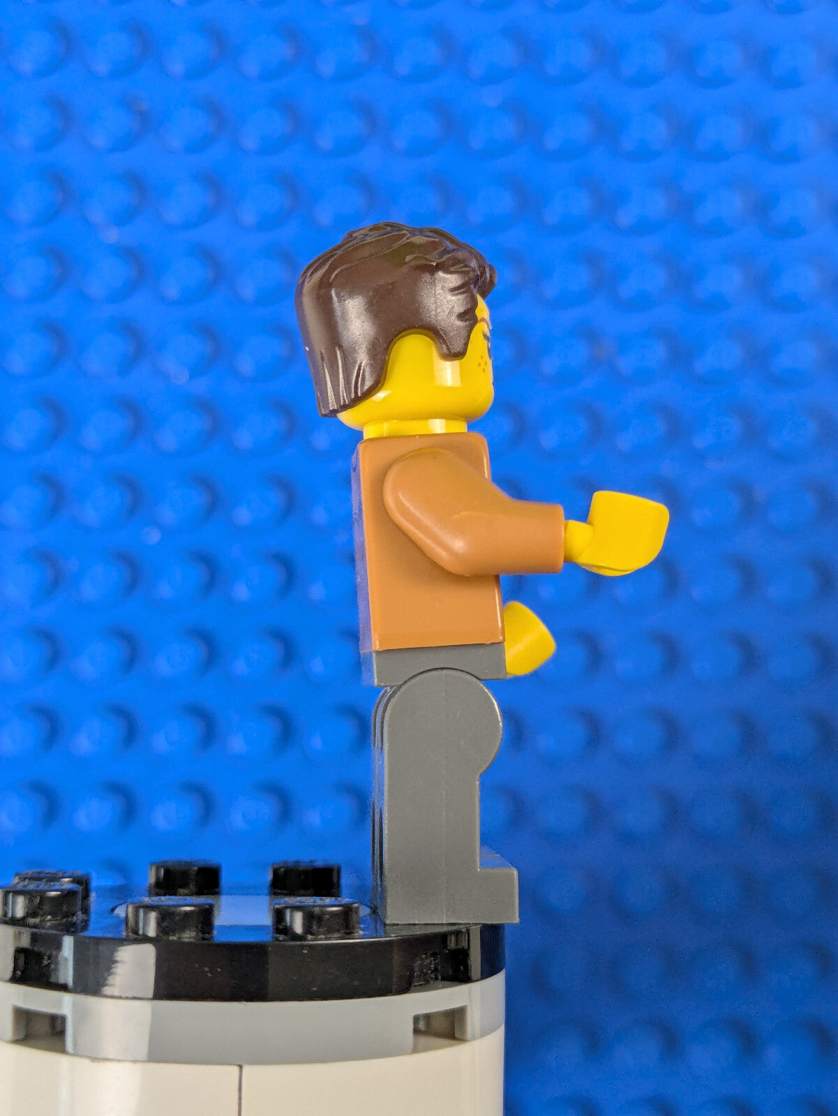 Lego LEGO Ideas (CUUSOO): Mom - Freckles Medium Nougat Jacket idea053 Set 21318