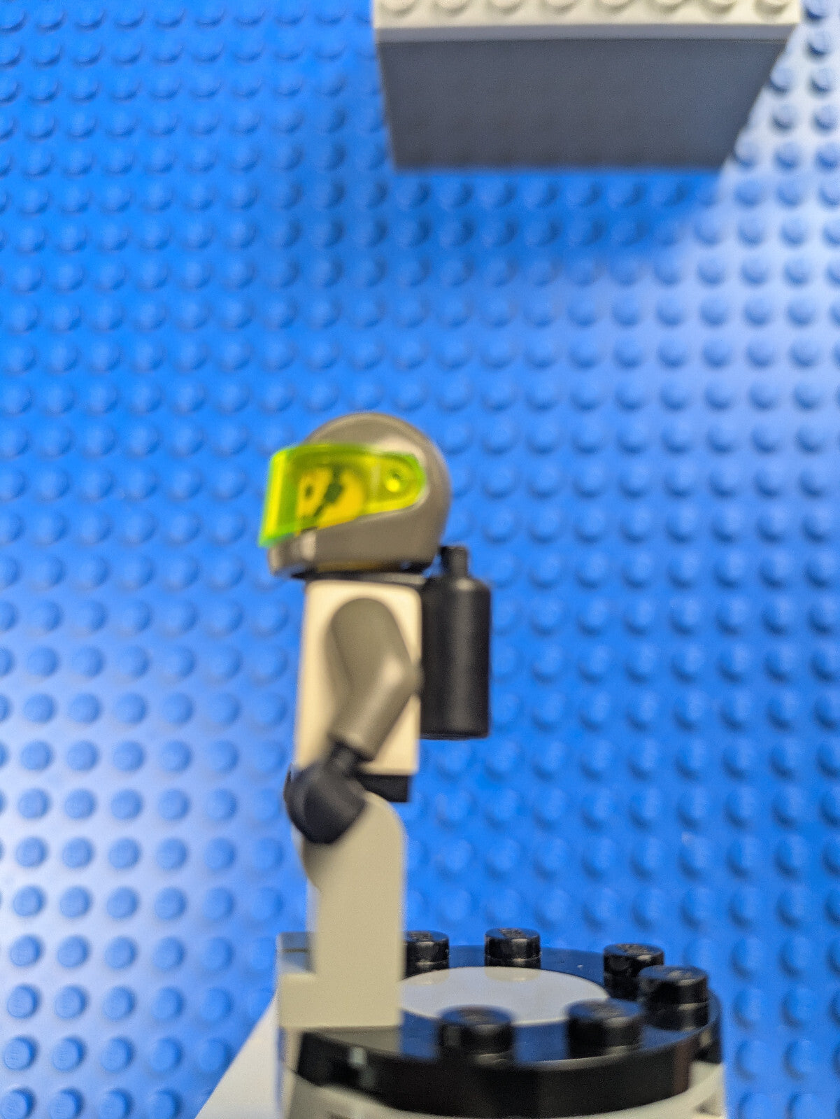 Lego Space: Exploriens: Exploriens - Dark Gray Helmet sp008 Set 6982