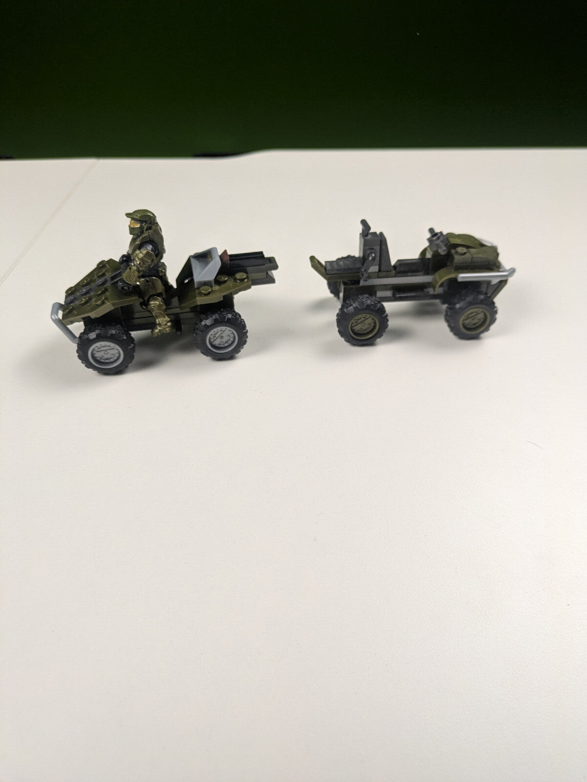 HALO Mega Bloks Construx Recon Getaway GNB40 - Master Chief and Vehicles