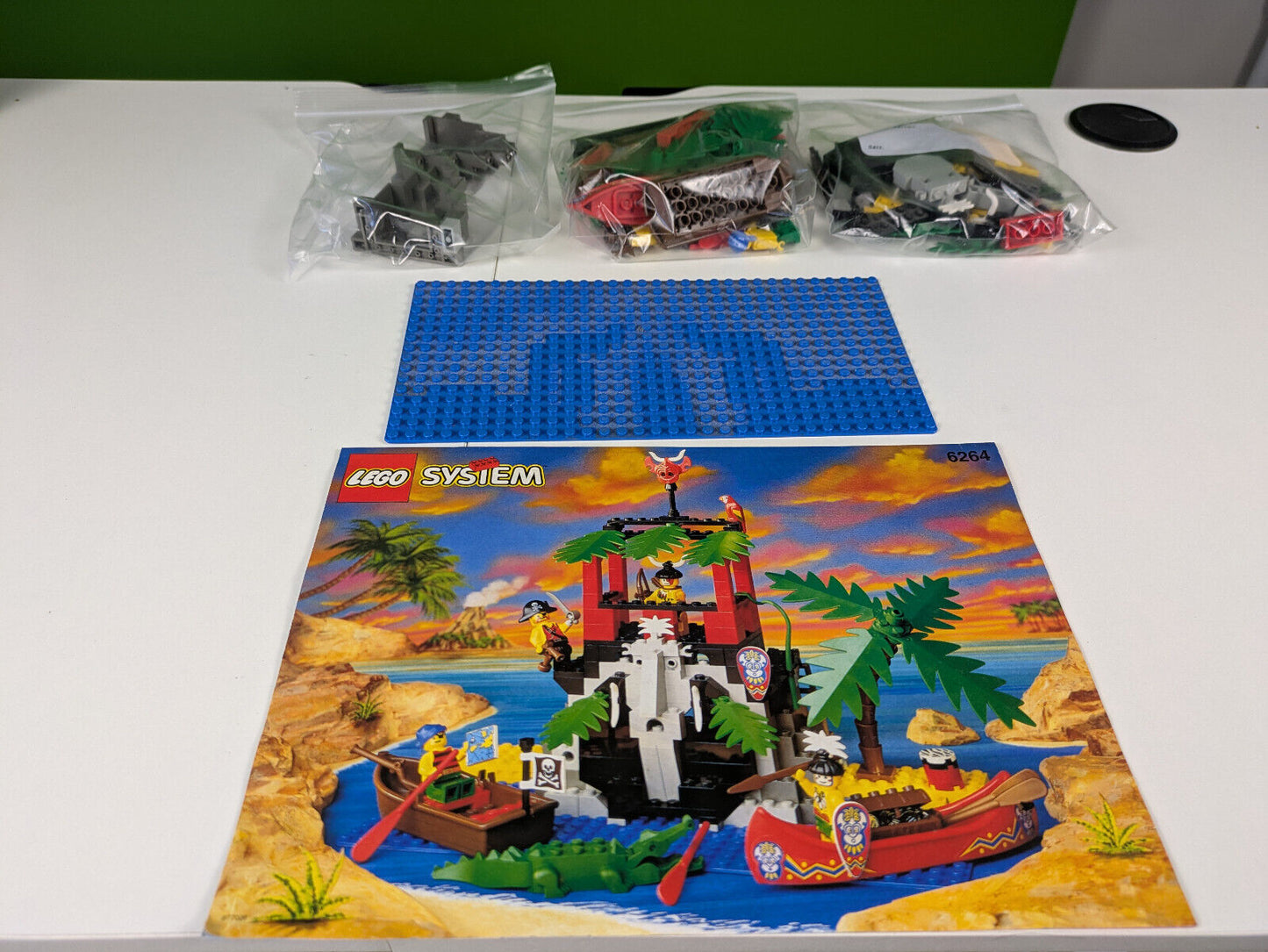 Lego Pirates: Pirates I: Islanders: Forbidden Cove Set 6264