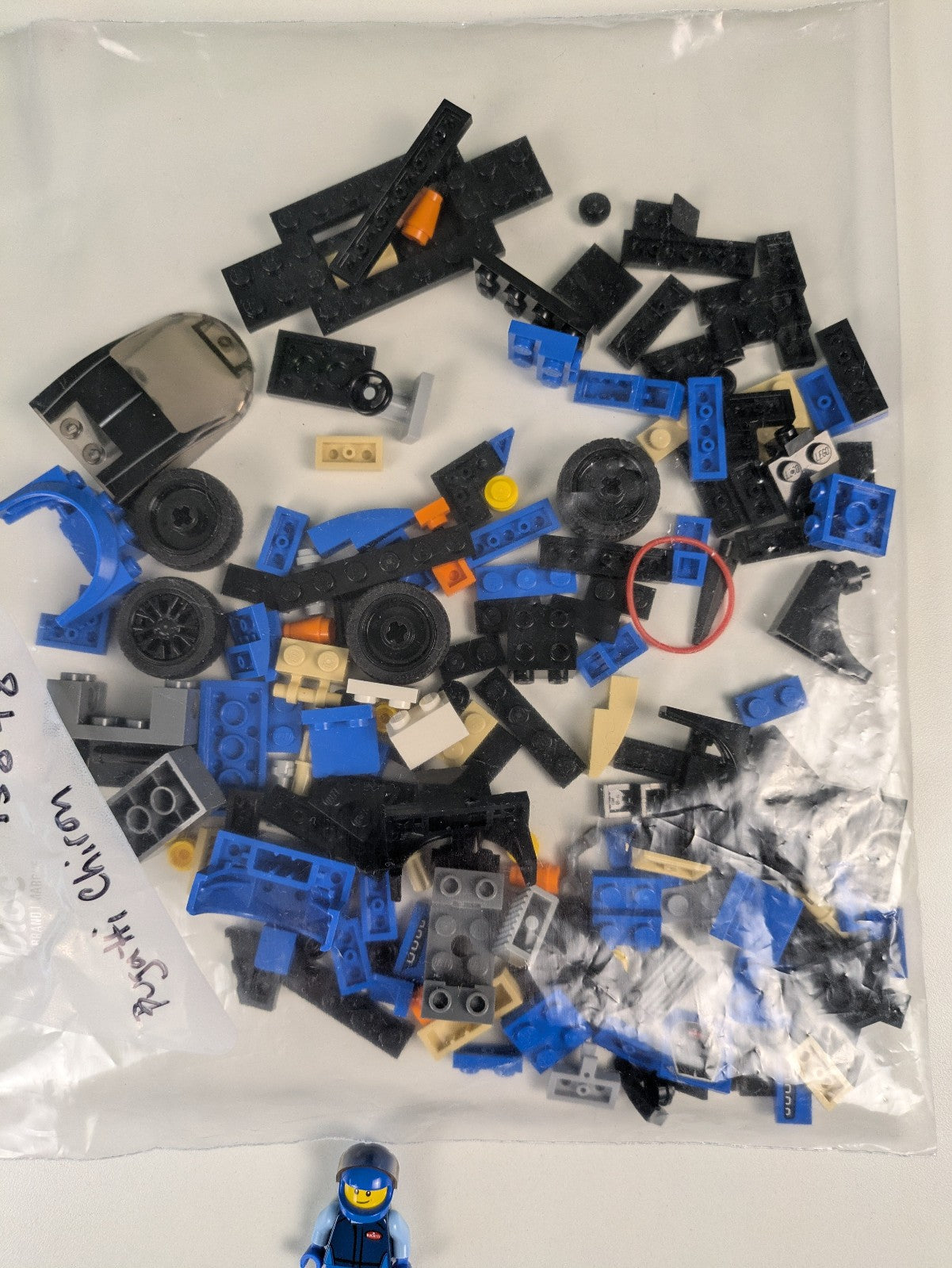 Lego SPEED CHAMPIONS: Bugatti Chiron Set 75878 - w/ Instructions
