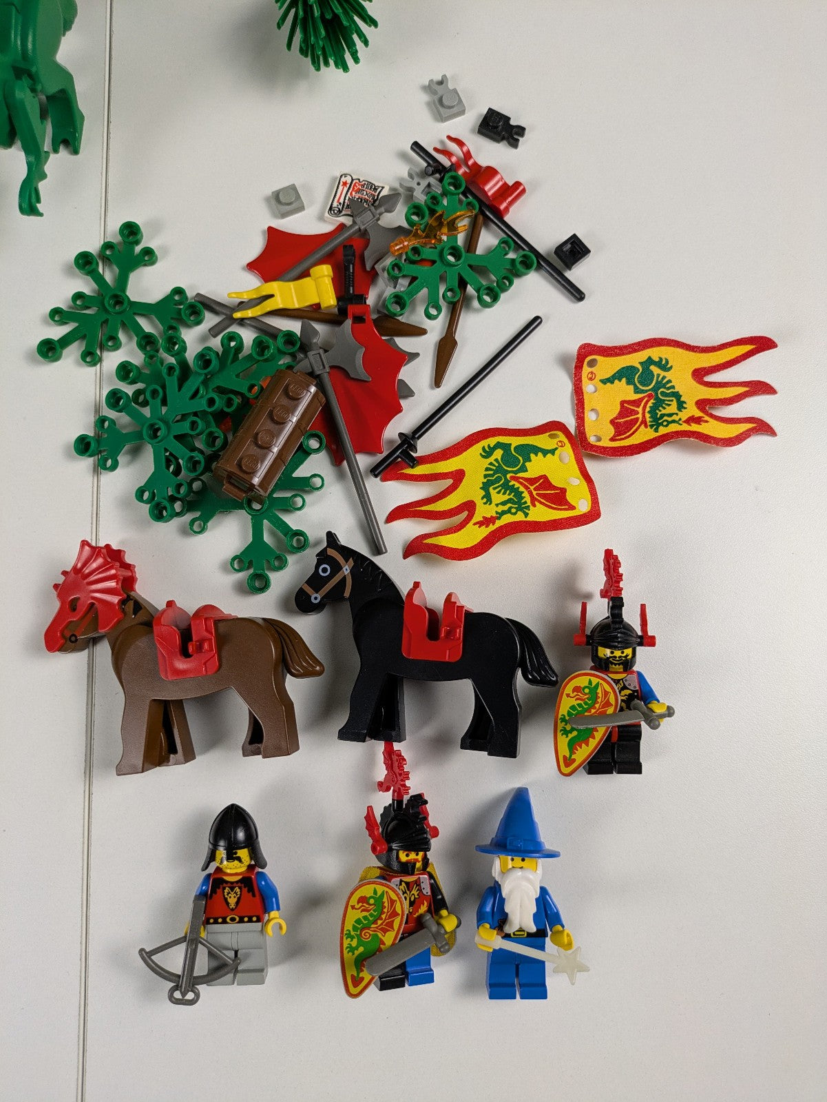 Lego Castle: Dragon Knights: Dark Dragon's Den Set 6076 - w/ Instructions