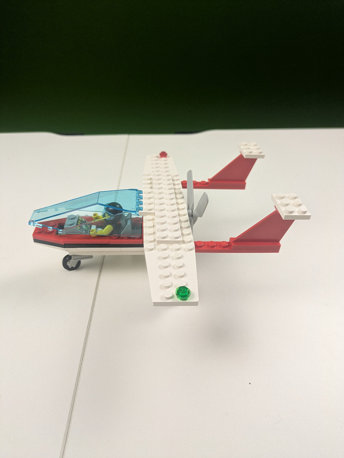 Lego Town: Classic Town: Airport: Gas N' Go Flyer Set 6341 - Complete Set