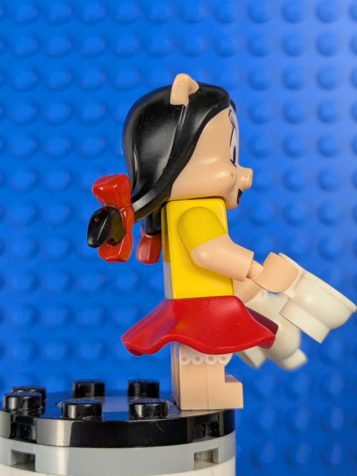 Lego Collectible Minifigures: Looney Tunes: Petunia Pig collt11 Set 71030