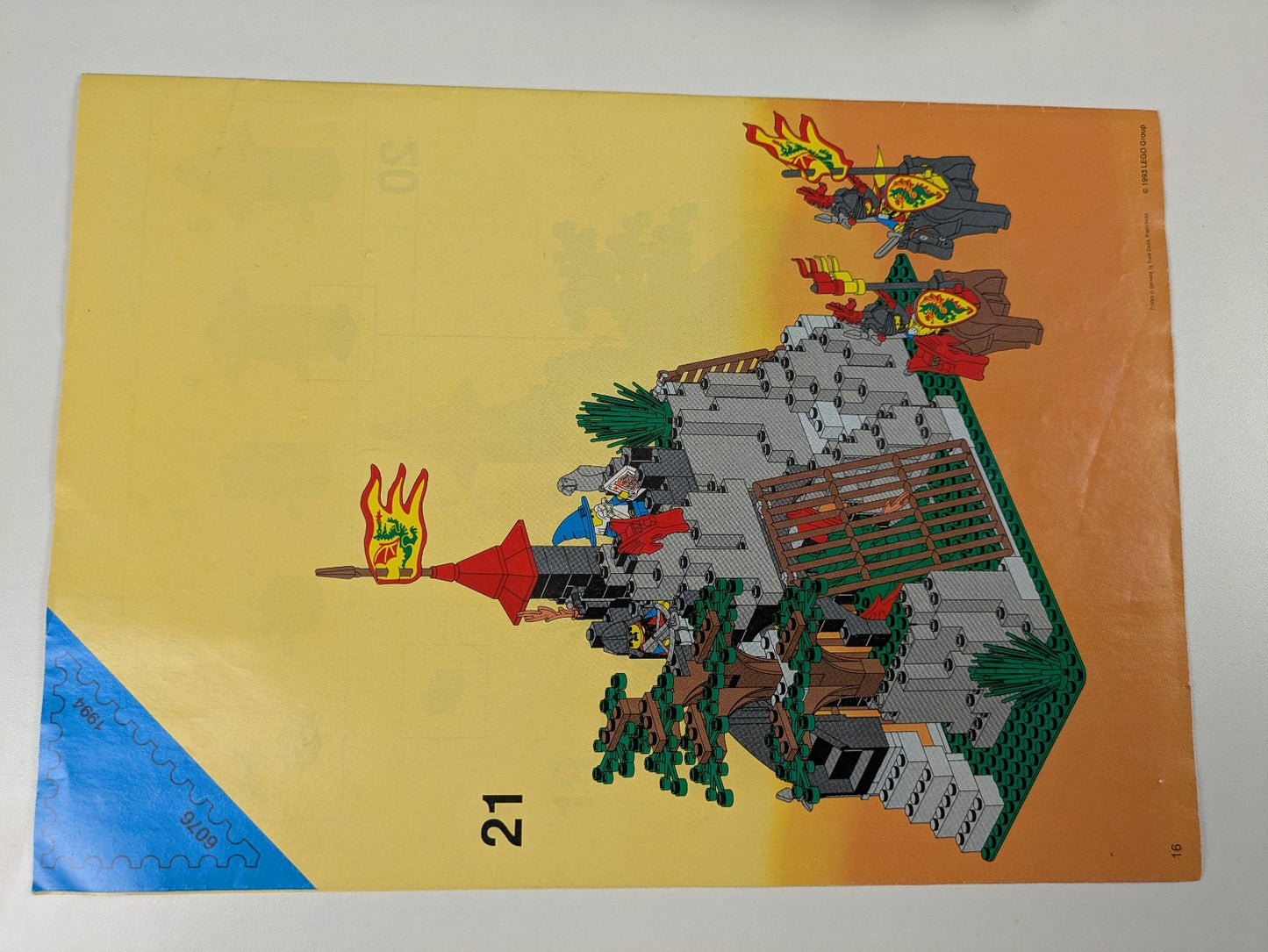 Lego Castle: Dragon Knights: Dark Dragon's Den Set 6076 - w/ Instructions