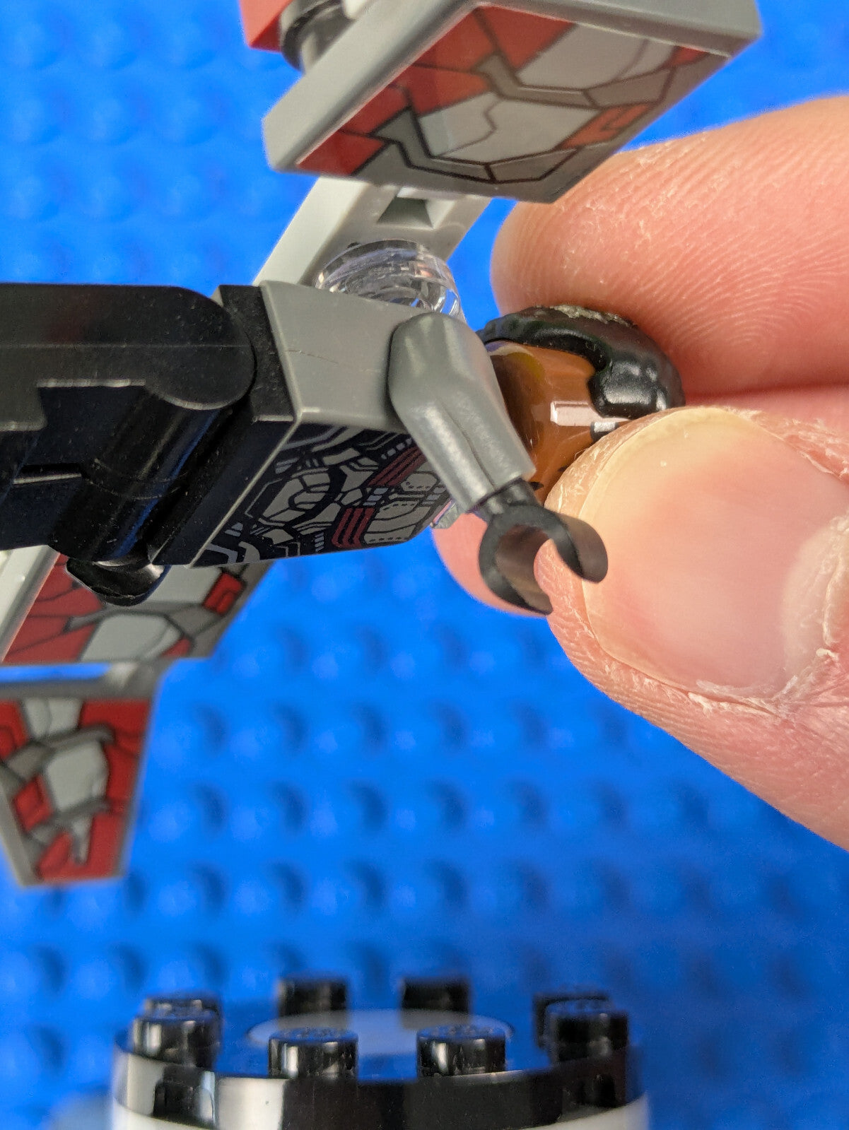 Lego Super Heroes: Infinity War: Falcon - Dark Bluish Gray sh0503 Set 76104