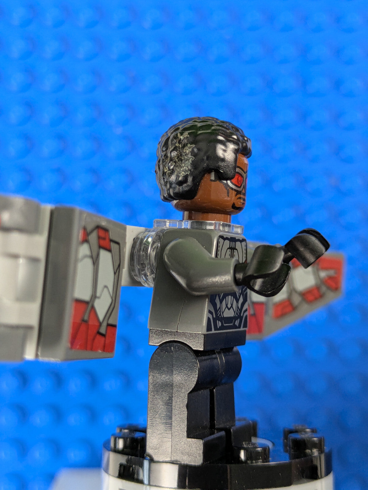 Lego Super Heroes: Infinity War: Falcon - Dark Bluish Gray sh0503 Set 76104