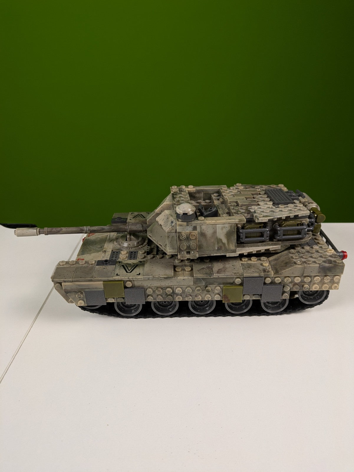 Mega Bloks Call of Duty Heavy Armor Outpost Set DCL21 - Tank Only