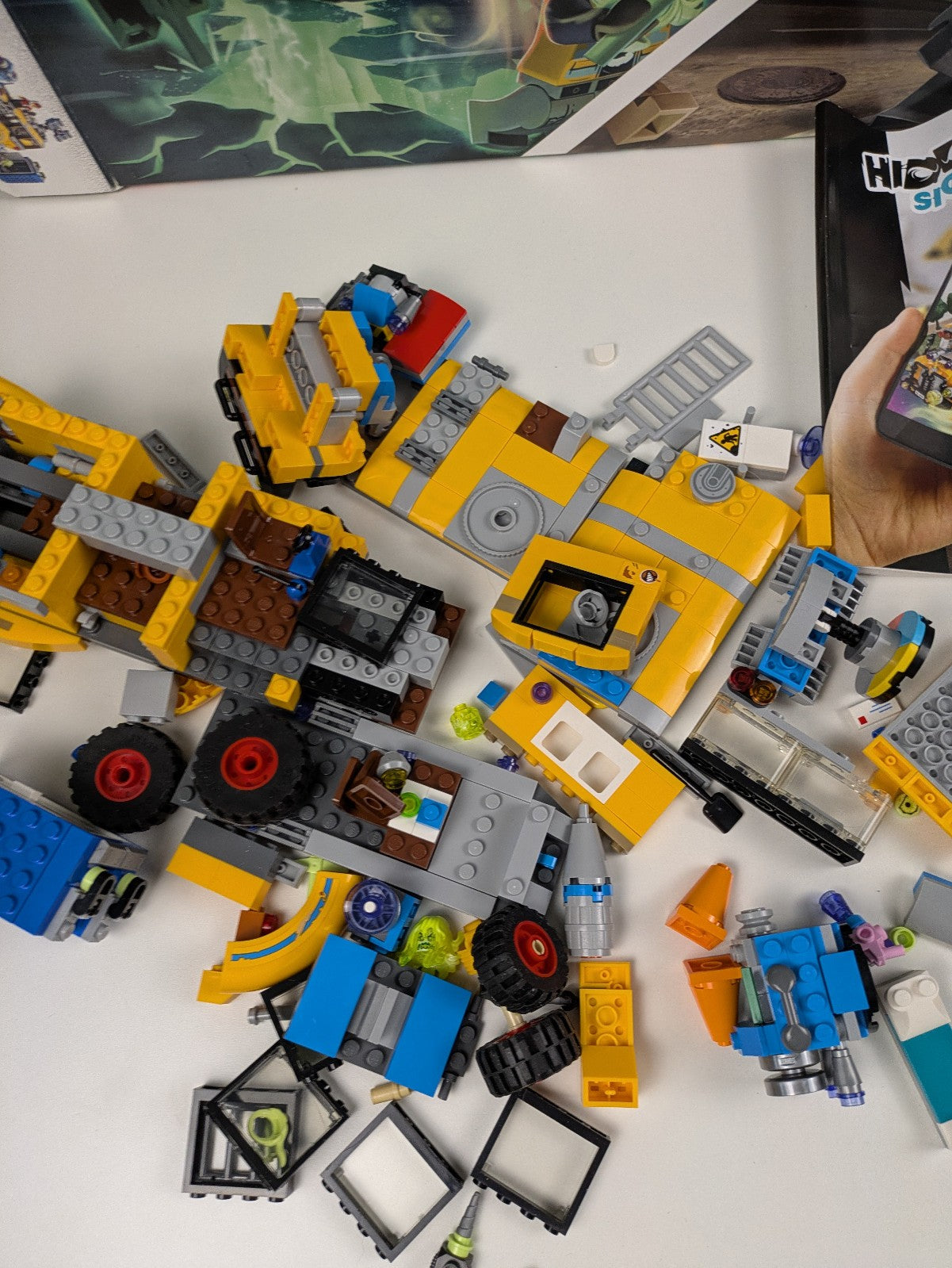 Lego Hidden Side: Paranormal Intercept Bus 3000 Set 70423 - Incomplete Set