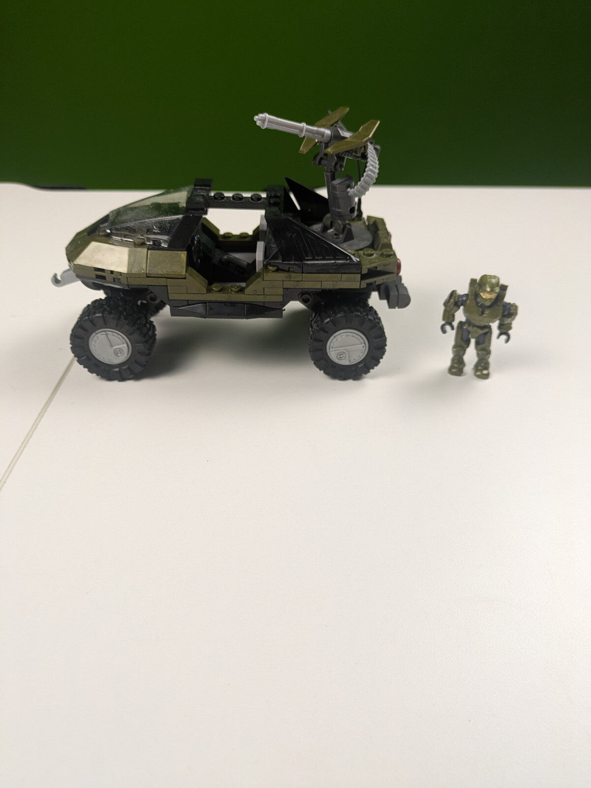 Mega Construx Halo Warthog Run GFT55 (2019) - Master Chief & Warthog