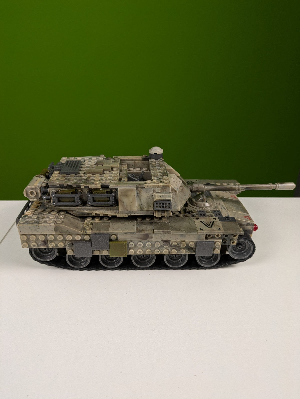 Mega Bloks Call of Duty Heavy Armor Outpost Set DCL21 - Tank Only