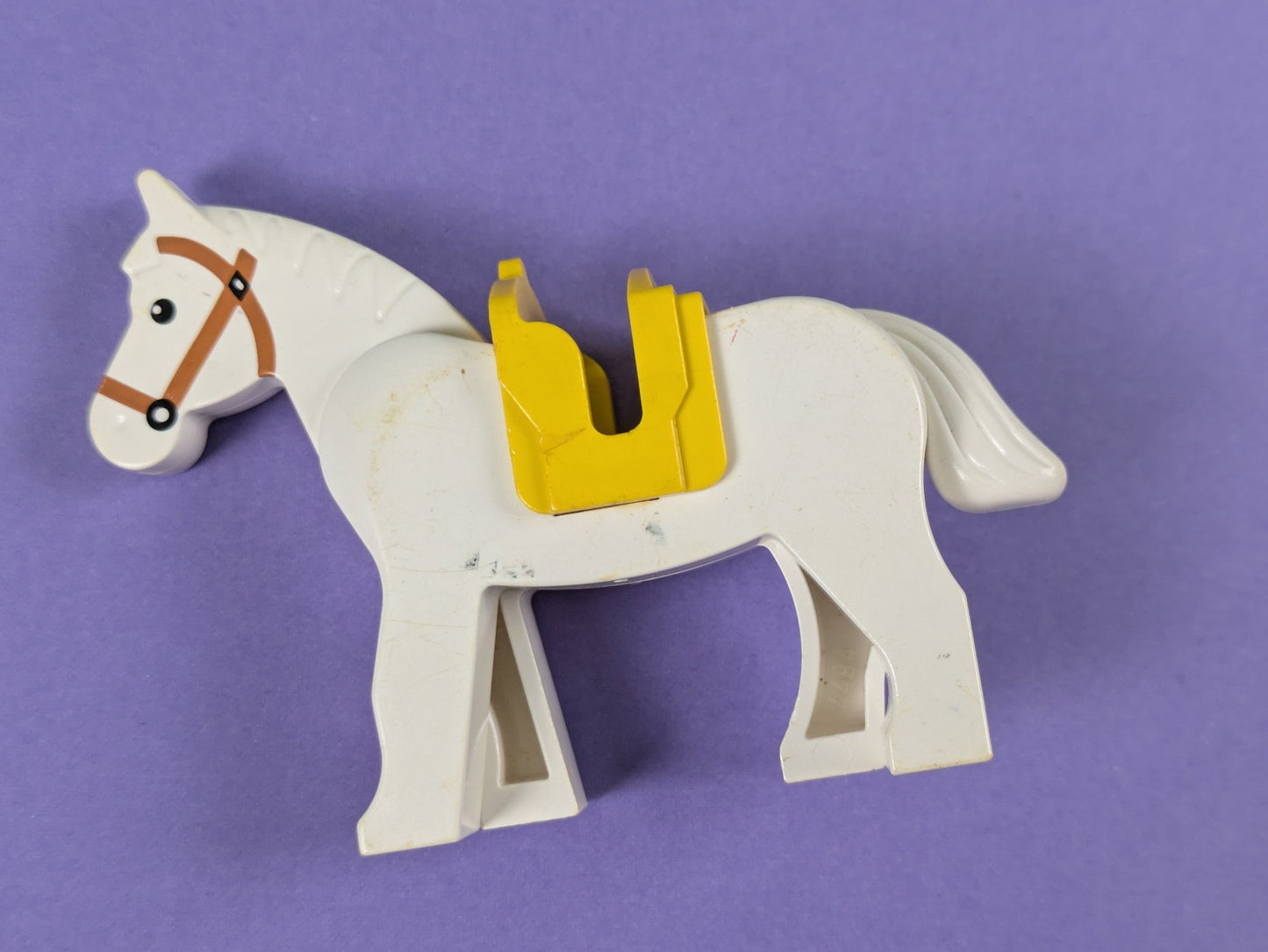 Lego Castle: Lion Knights: Animal: Horse with Black Eyes 4493c01pb04 Set 6021