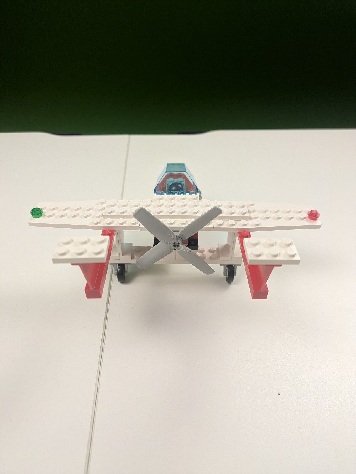 Lego Town: Classic Town: Airport: Gas N' Go Flyer Set 6341 - Complete Set