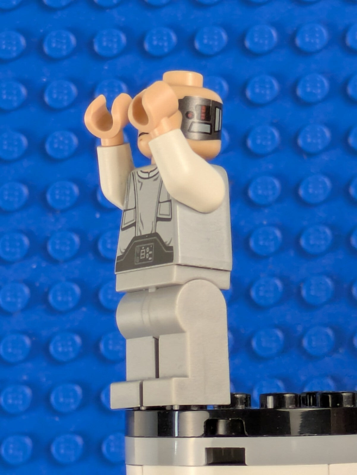 Lego Star Wars: Episode 4-6: Lobot Light Nougat Black Eyebrows sw0400 Set 9678