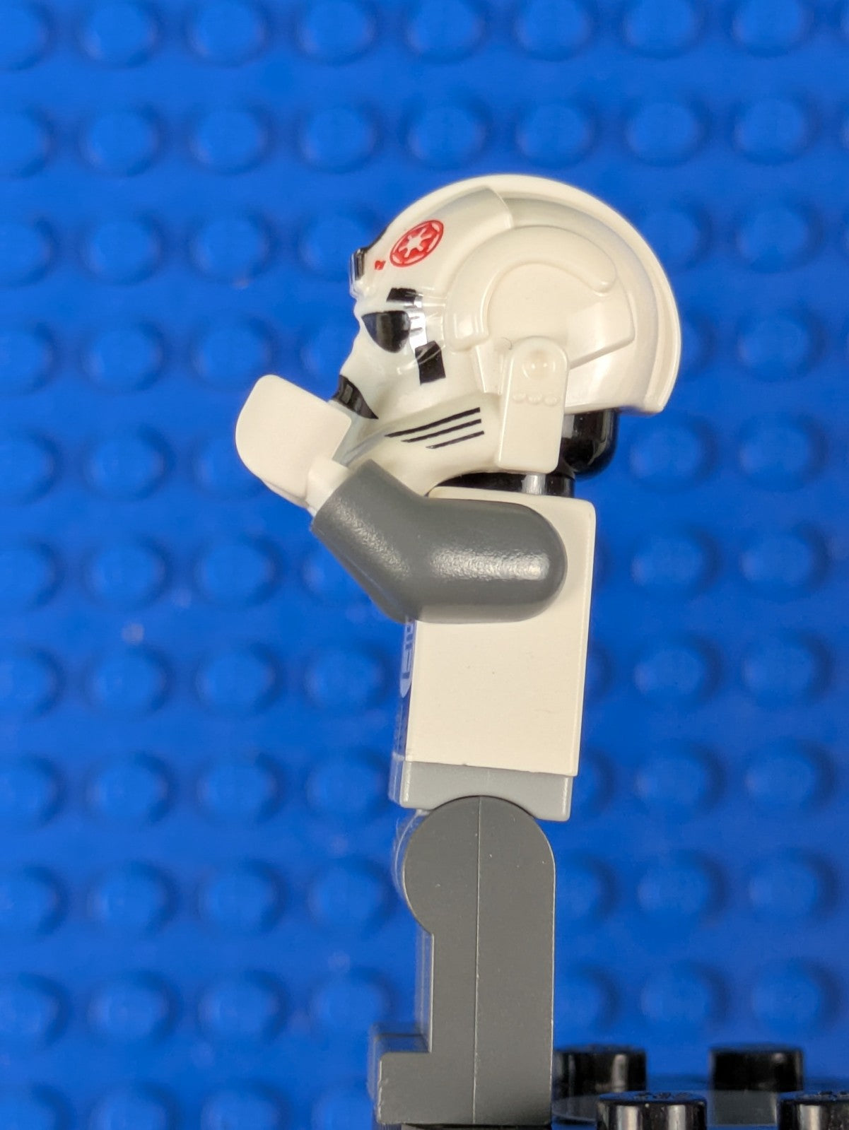 Lego Star Wars: AT-AT Driver - Red Imperial Logo sw0262 Sets 8129, 8084