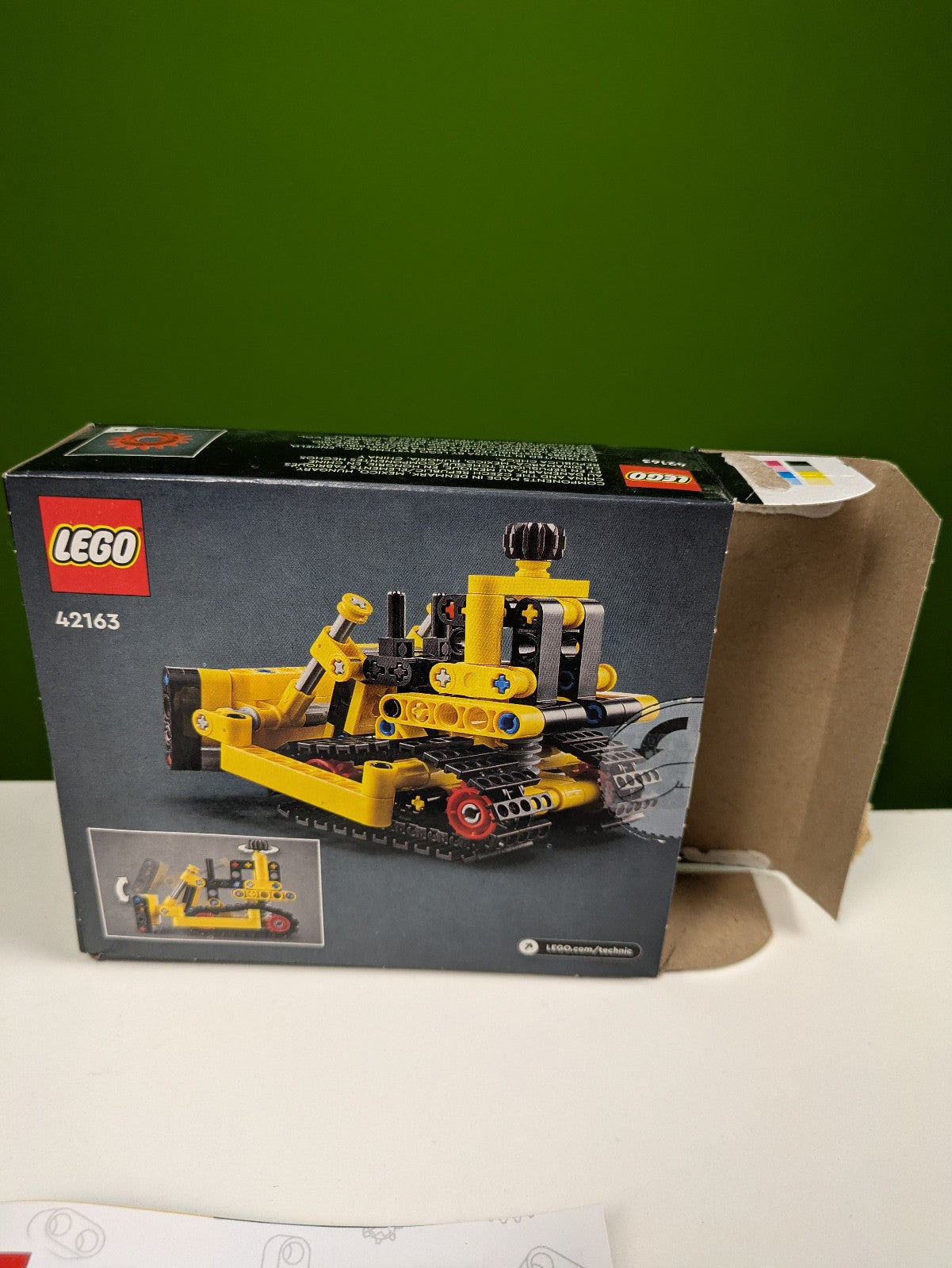 Lego Technic: Model: Construction: Heavy-Duty Bulldozer Set 42163 - Complete Set