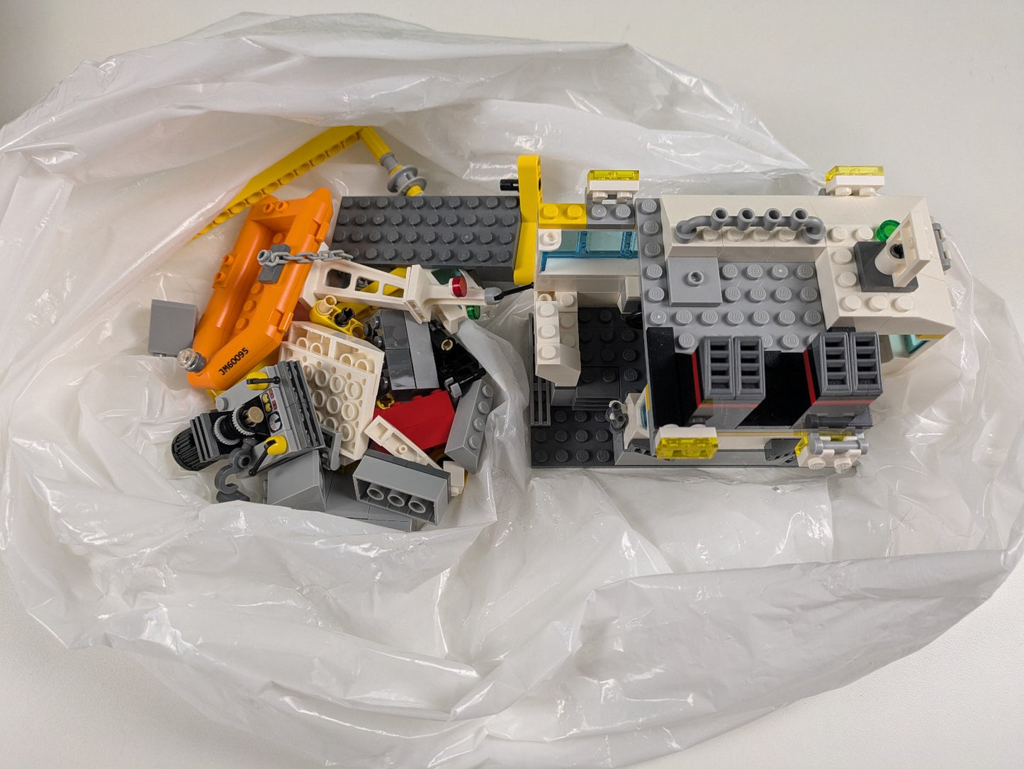 Lego City: Town: Deep Sea Exploration Vessel Set 60095 - Incomplete Set