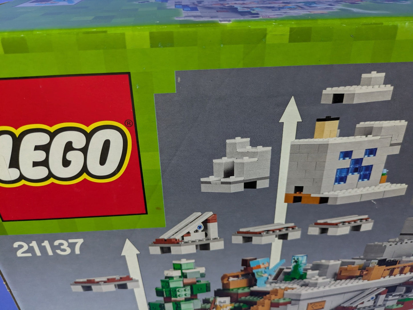 LEGO Minecraft The Mountain Cave 21137