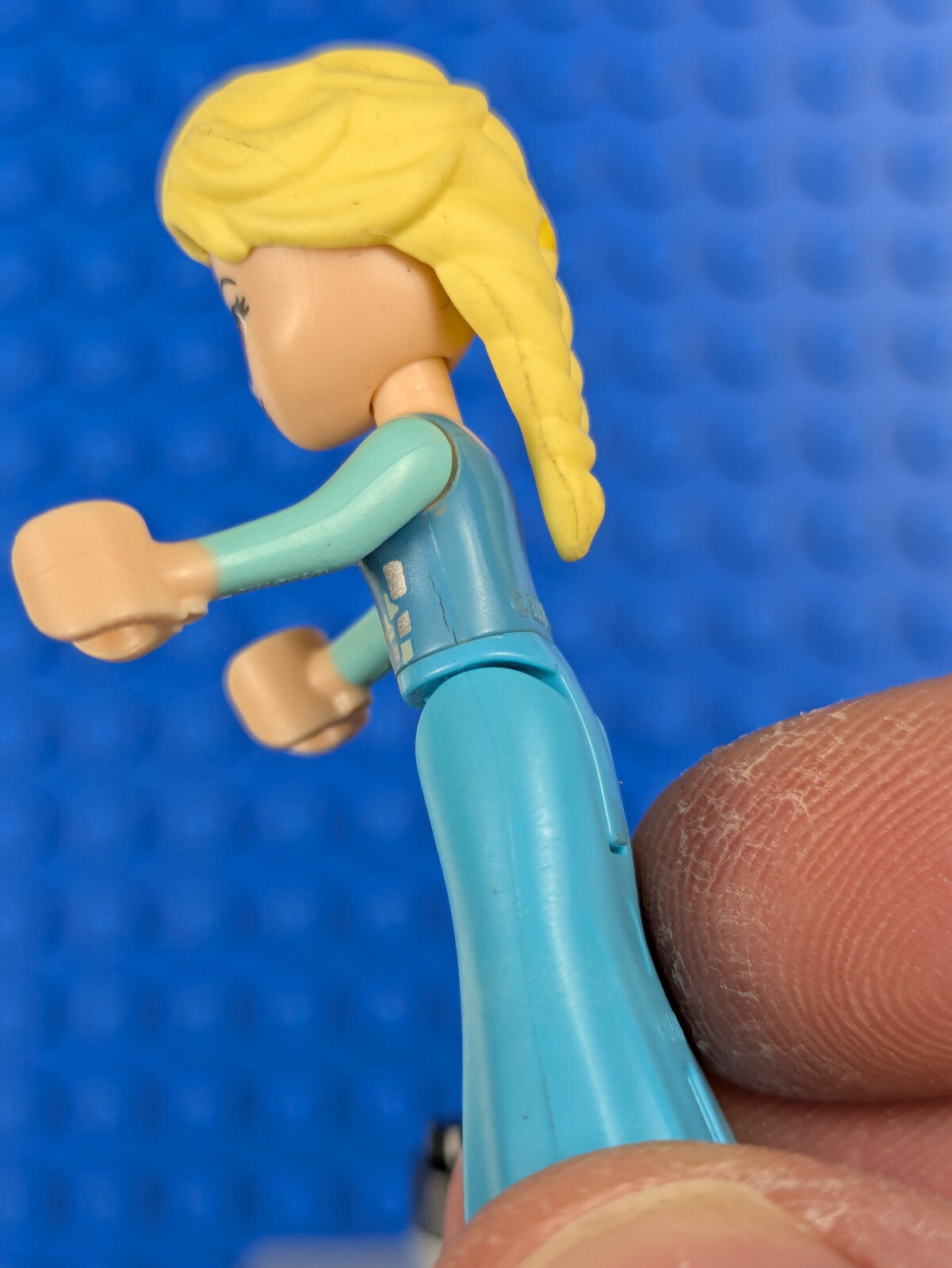 Lego Disney: Frozen: Elsa - Sparkly Light Aqua Cape dp035 Set 10736