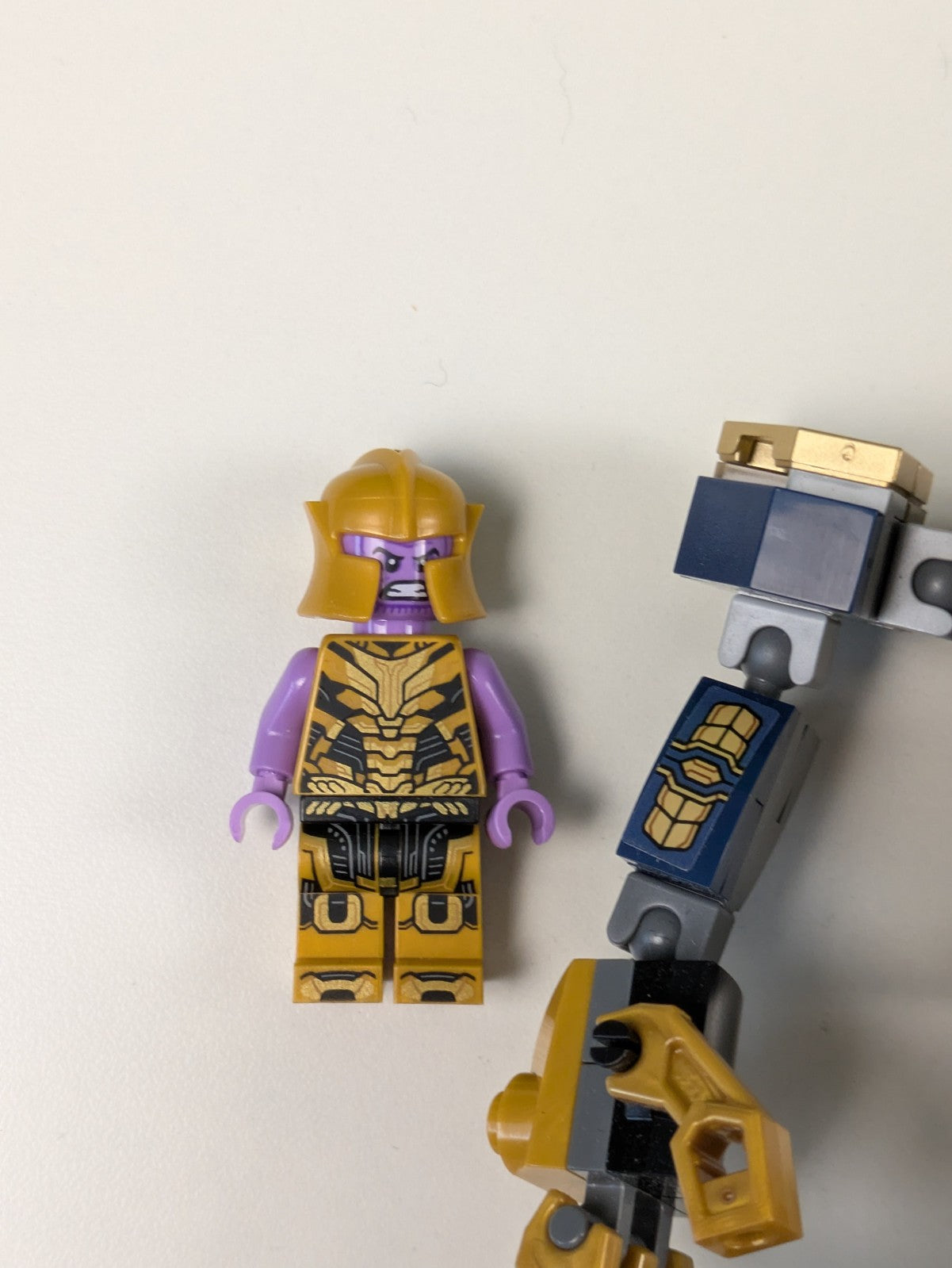 Lego Super Heroes: Avengers: Thanos Mech Set 76141 - Thanos Pearl Gold Outfit