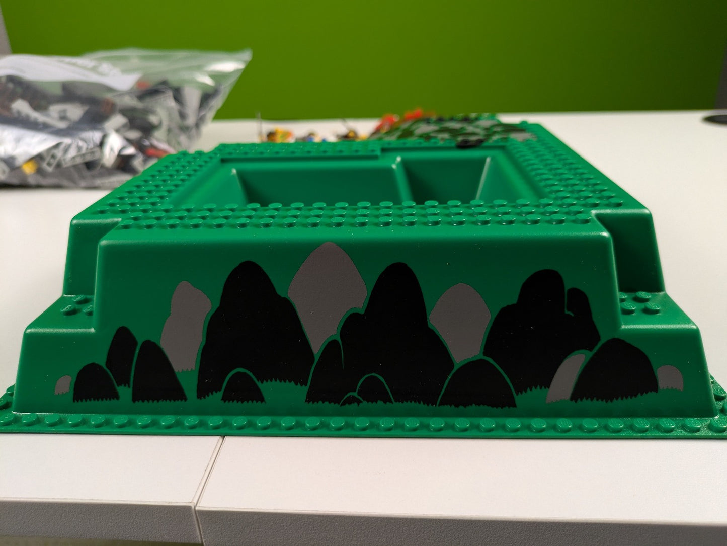 Lego Castle: Dragon Knights: Fire Breathing Fortress Set 6082 - w/ Instructions