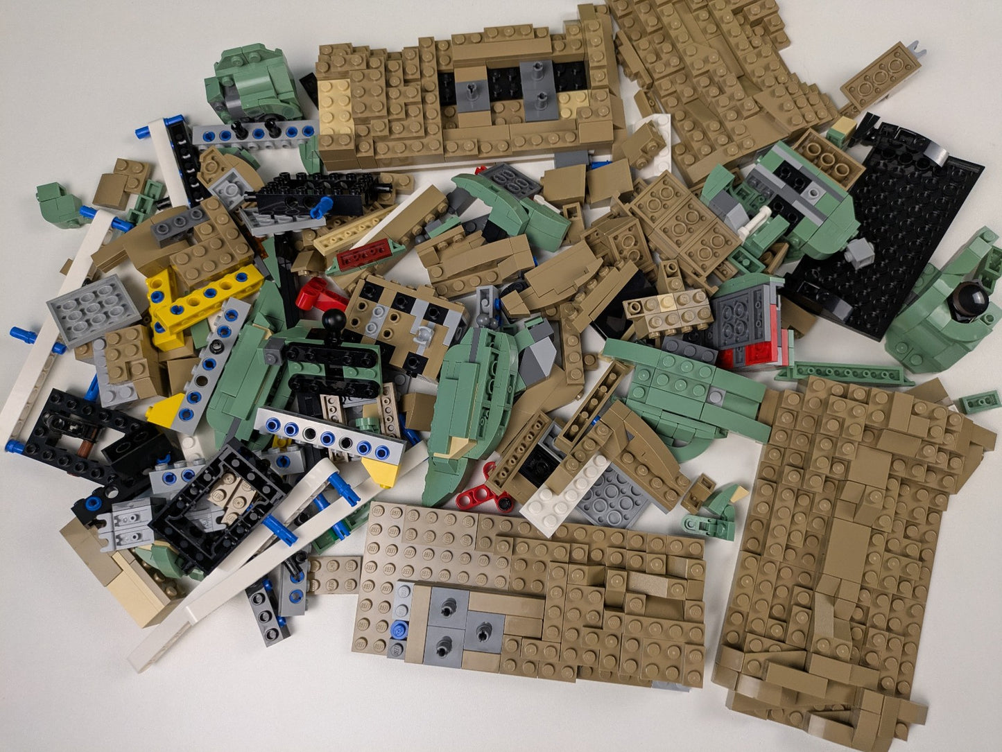 Lego Star Wars: The Mandalorian: The Child Set 75318 - Complete Set