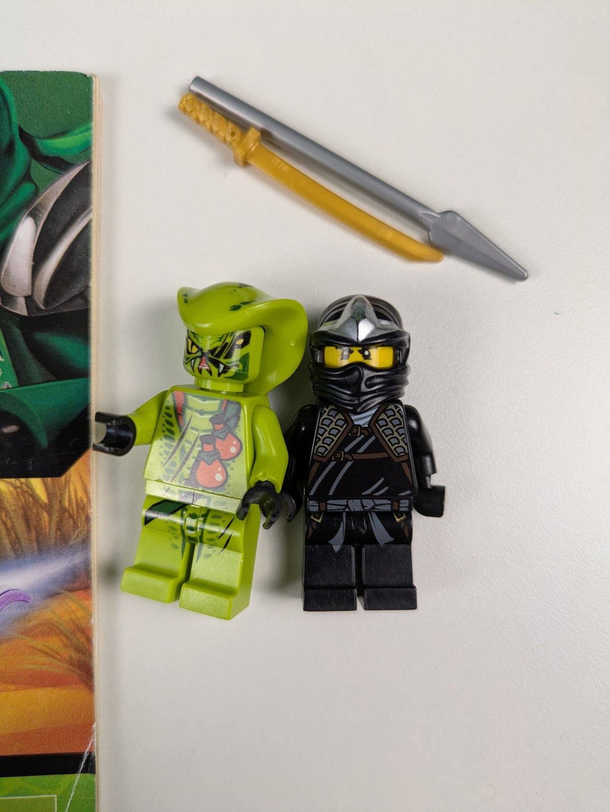 Lego NINJAGO: Rise of the Snakes: Lasha's Bite Cycle Set 9447 - w/ Instructions