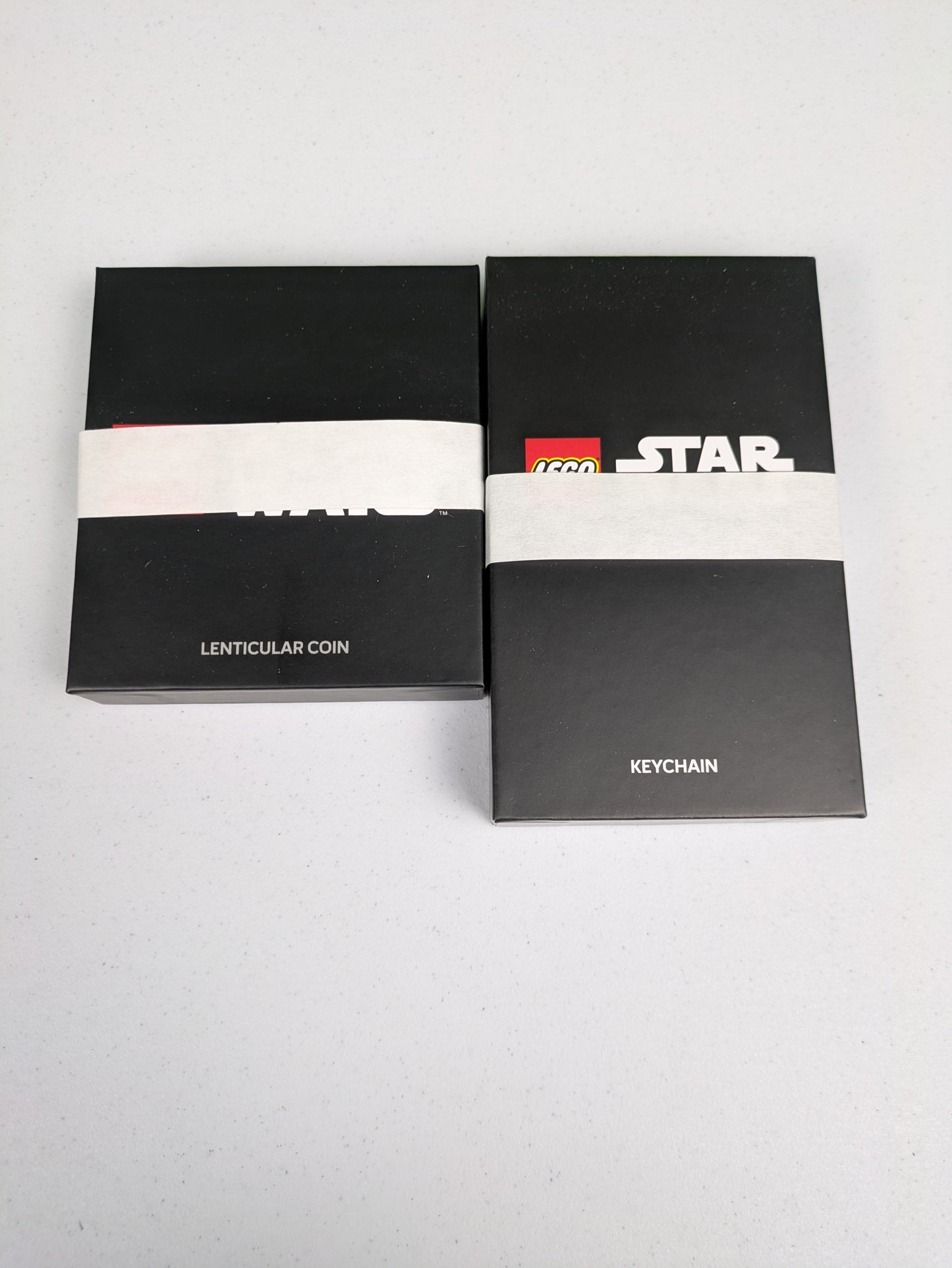 Lego Star Wars Jango Fett's Firespray-Class Starship - UCS 75409 w/ Lenticular Coin 5009550 & Key Chain 5009394