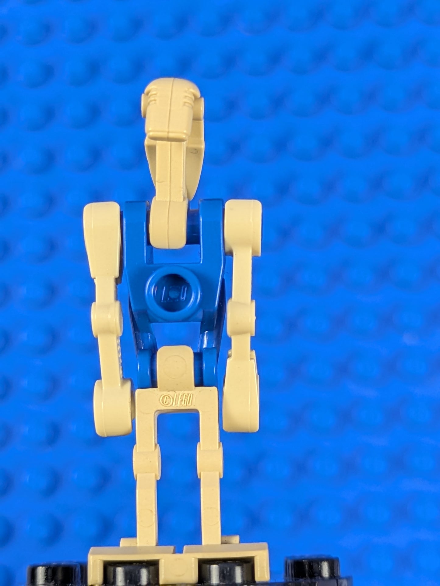 LEGO Star Wars Battle Droid Pilot - Blue Torso with Tan Insignia, Angled Arms sw0300 7929