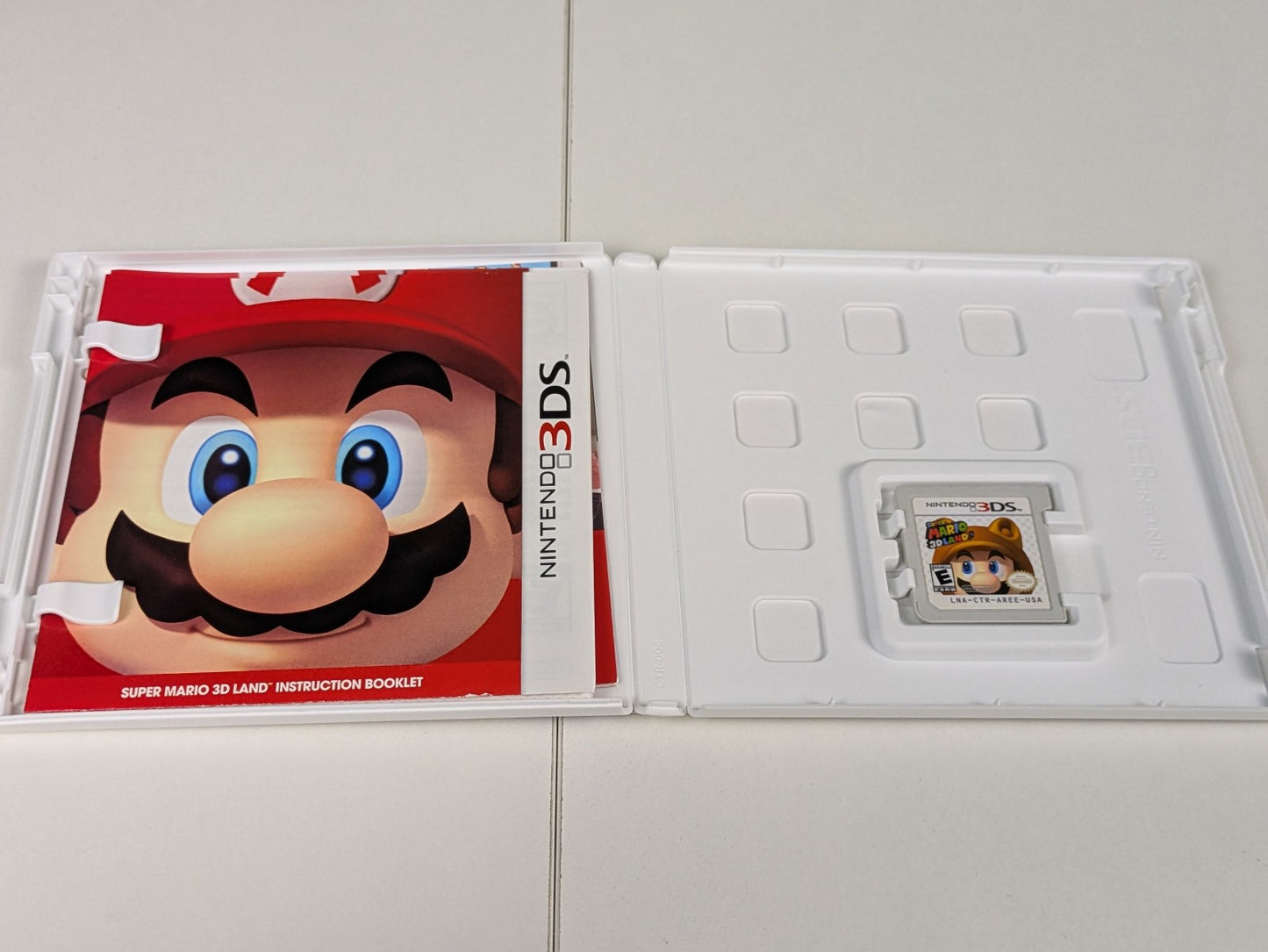 Super Mario 3D Land (Nintendo 3DS, 2011) CIB Only