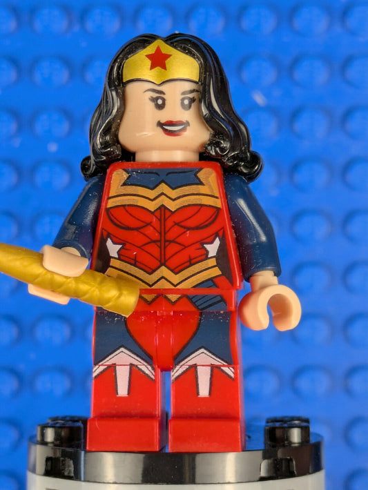 Lego DC Super Heroes: Exclusive Wonder Woman Minifigure sh0392 Set b18sh04