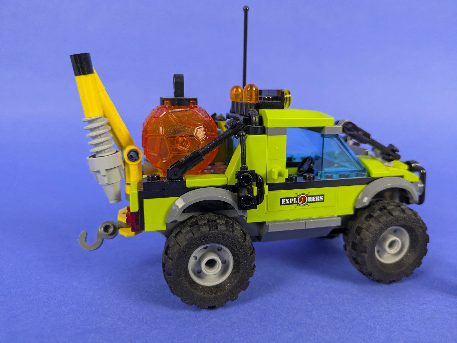 Lego Town: City: Volcano Explorers: Volcano Exploration Truck 60121