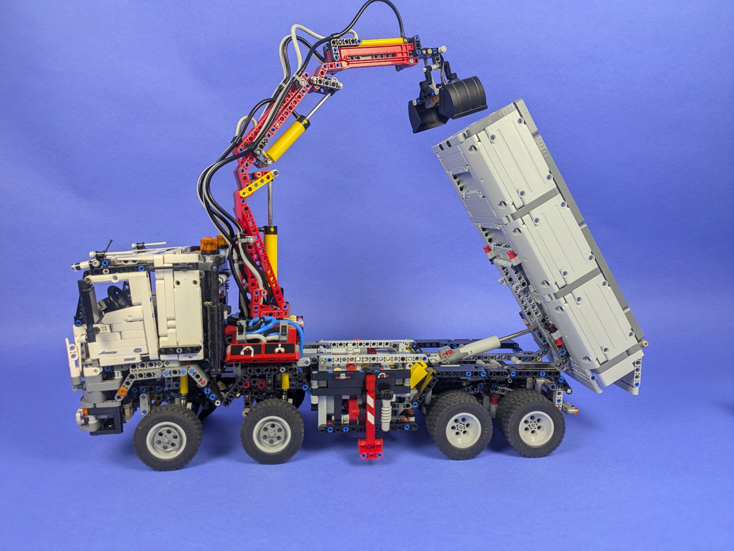 Lego Technic: Mercedes-Benz Arocs 3245 42043 - Complete w/ Instructions