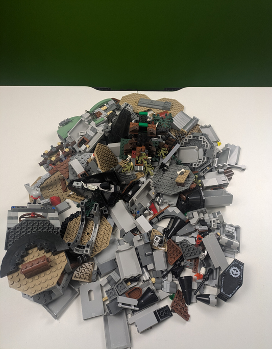 Lego Monster Fighters: Vampyre Castle Set 9468 - Incomplete Set