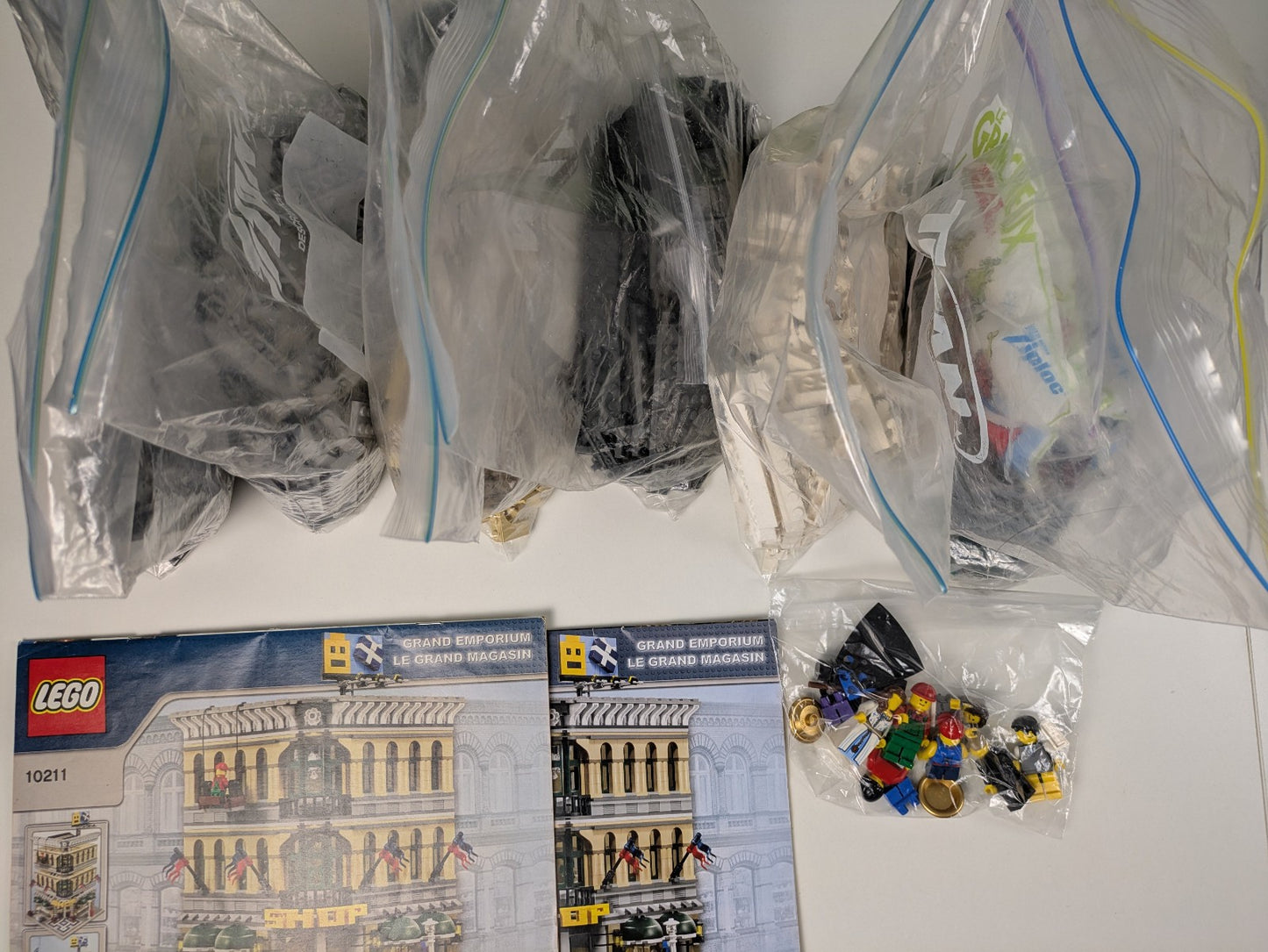 Lego Creator: Modular Buildings Collection: Grand Emporium Set 10211