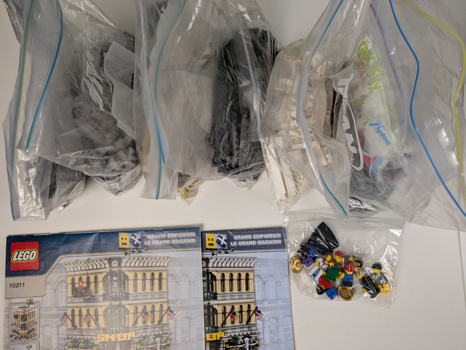 Lego Creator: Modular Buildings Collection: Grand Emporium Set 10211
