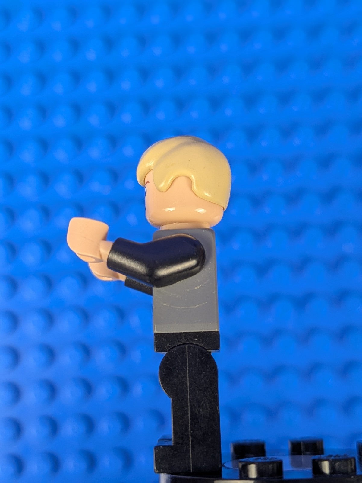 Lego Star Wars: Luke Skywalker (Dark Bluish Gray Jedi Robe) sw0395 Set 9496