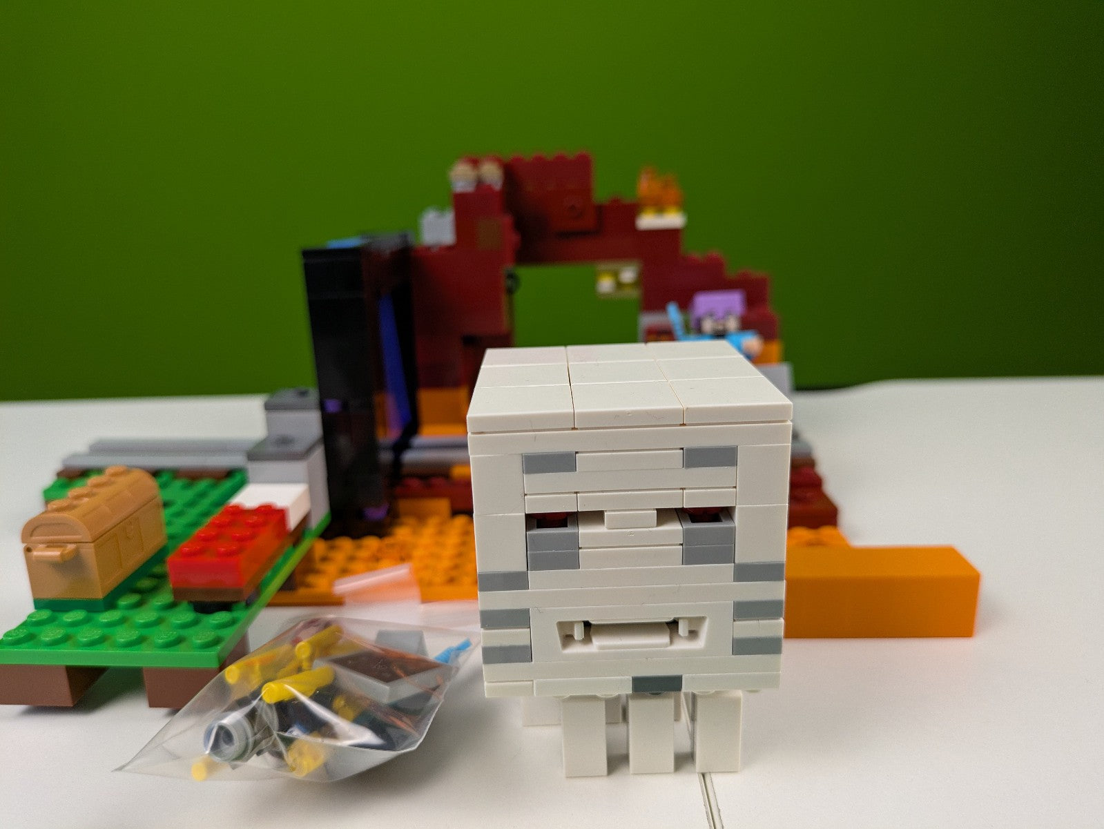 Lego Minecraft: The Nether Portal Set 21143 - w/ Instructions