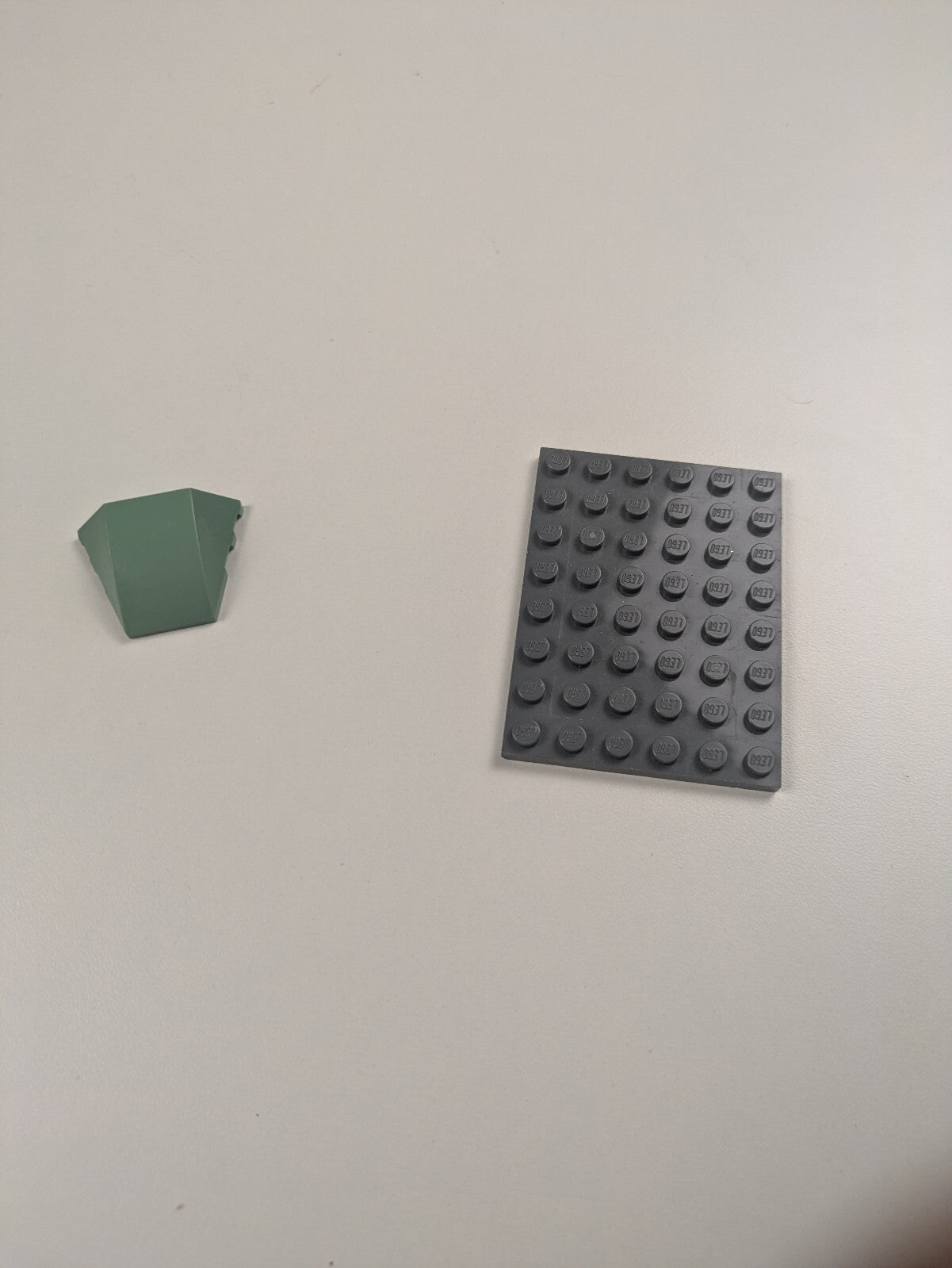 Lego Super Heroes: The Bat vs. Bane: Tumbler Chase Set 76001 - Incomplete