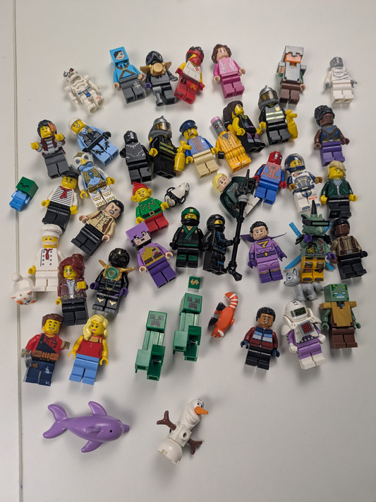 Lego Bundle Set: Random Assorted LEGO Minifigures/Animals - Great Condition