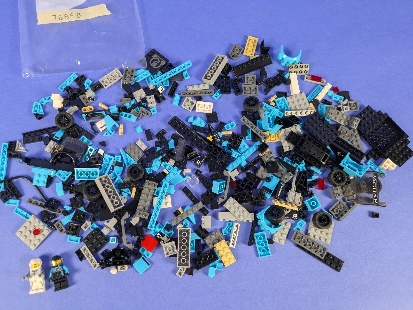 Lego SPEED CHAMPIONS: Formula E Panasonic Jaguar Racing GEN2 Set 76898
