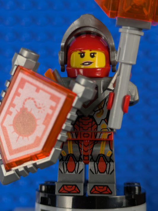 Lego NEXO KNIGHTS: Macy Halbert - Flat Silver Visor nex016 Set 70323