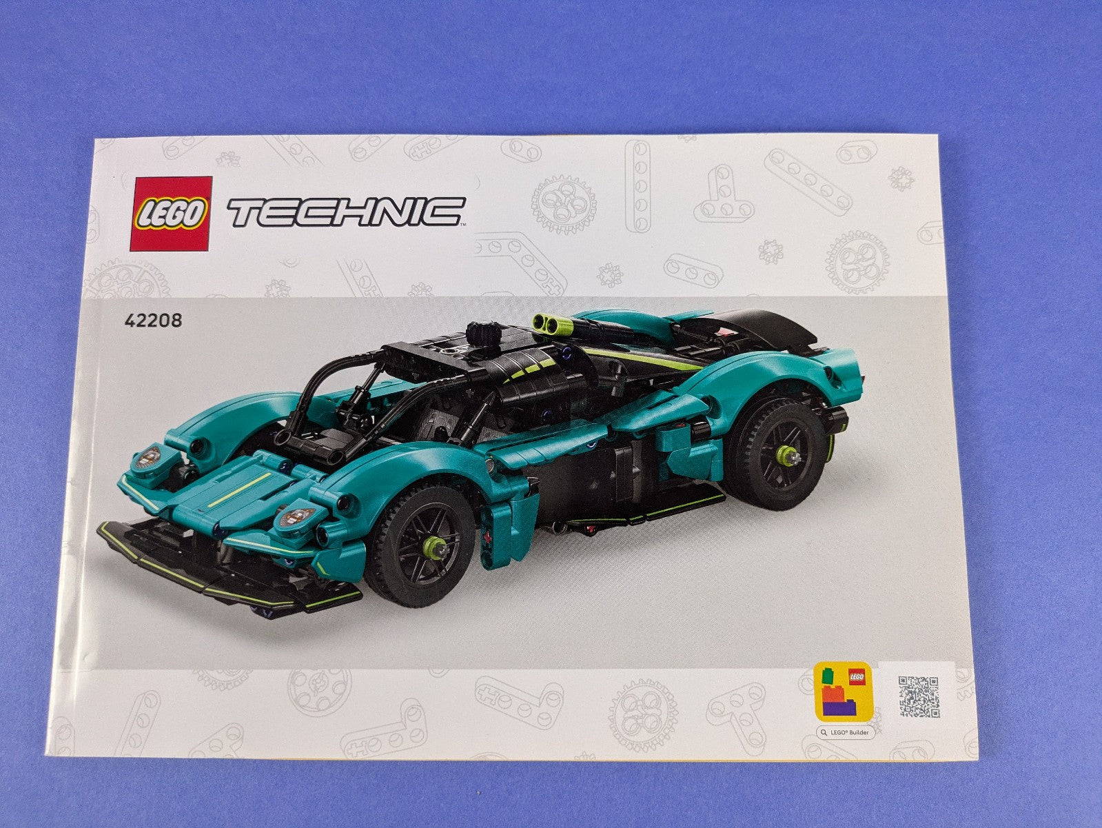 Lego Technic: Model: Race: Aston Martin Valkyrie Set 42208 Complete Set