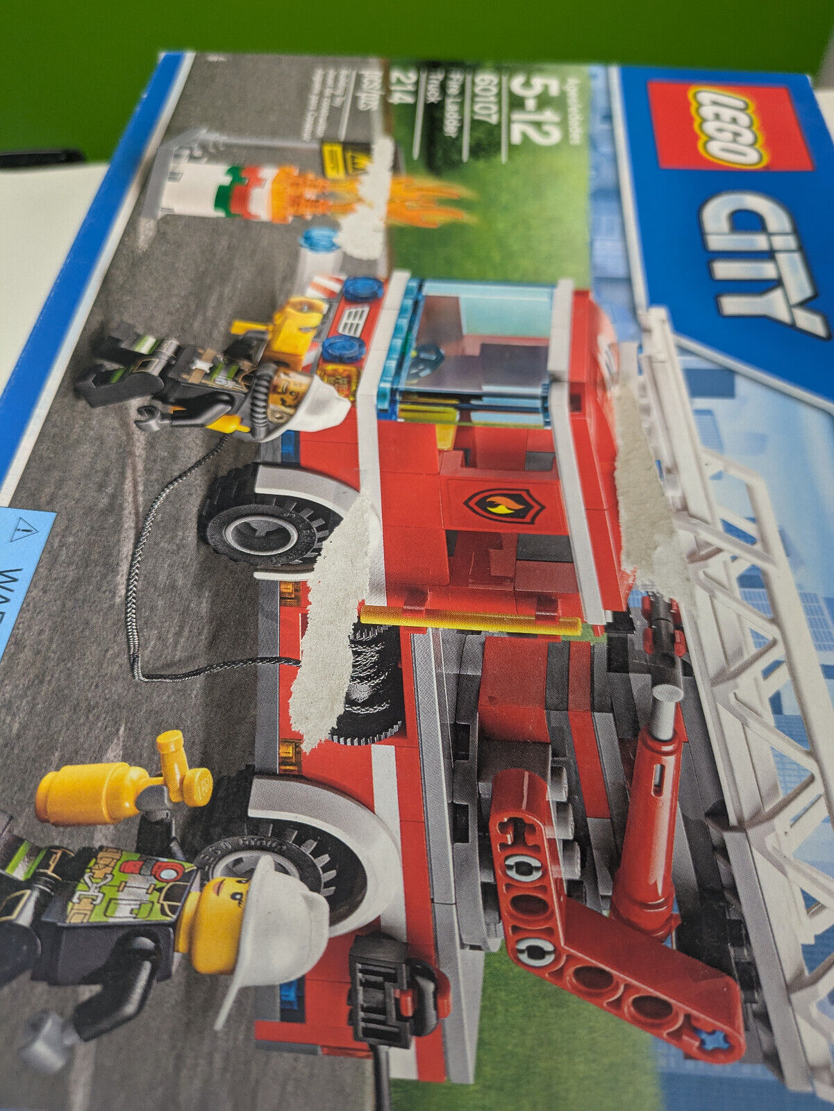 Lego City: Town: Fire Ladder Truck Set 60107 - BRAND NEW!