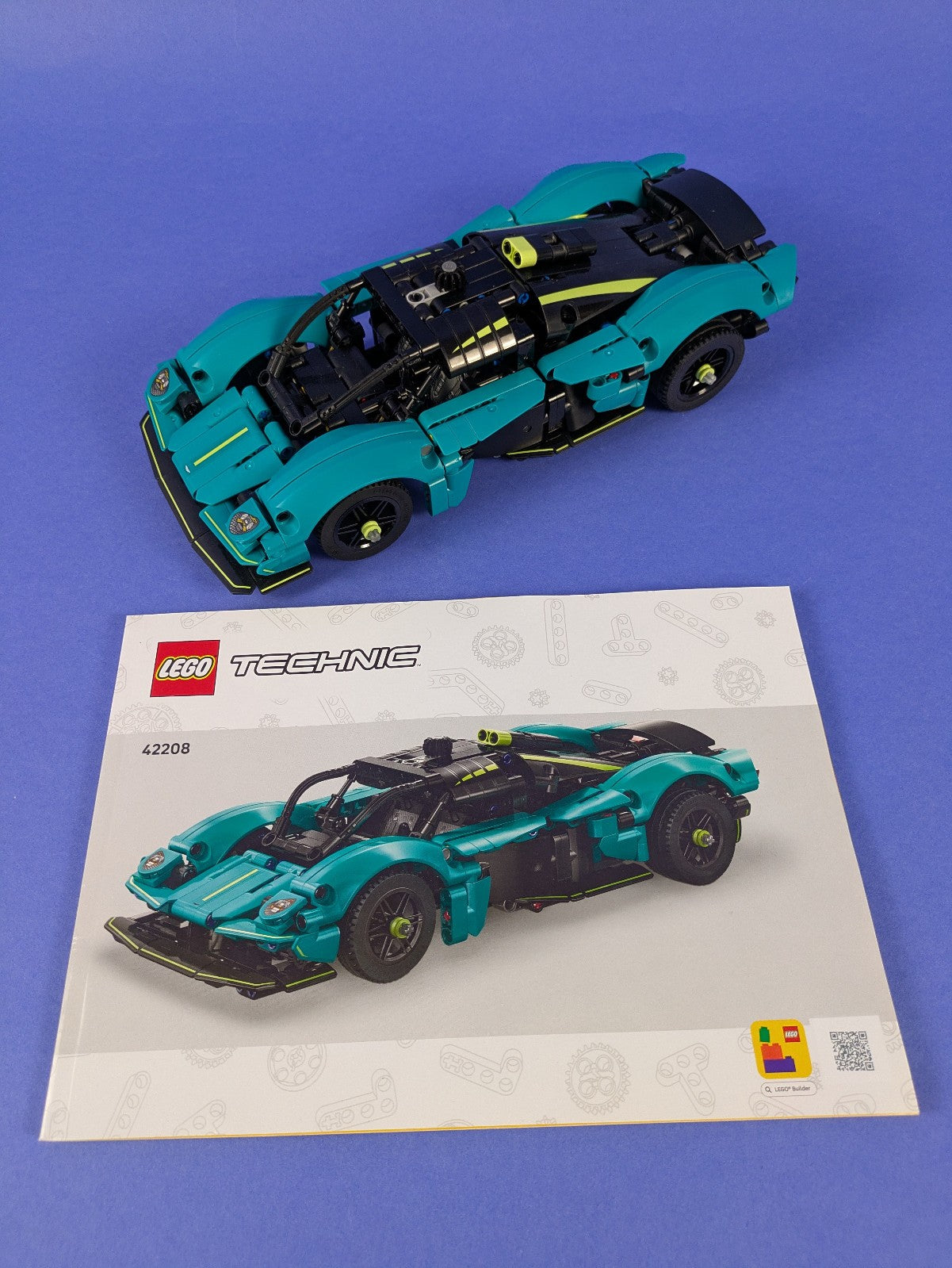 Lego Technic: Model: Race: Aston Martin Valkyrie Set 42208 Complete Set