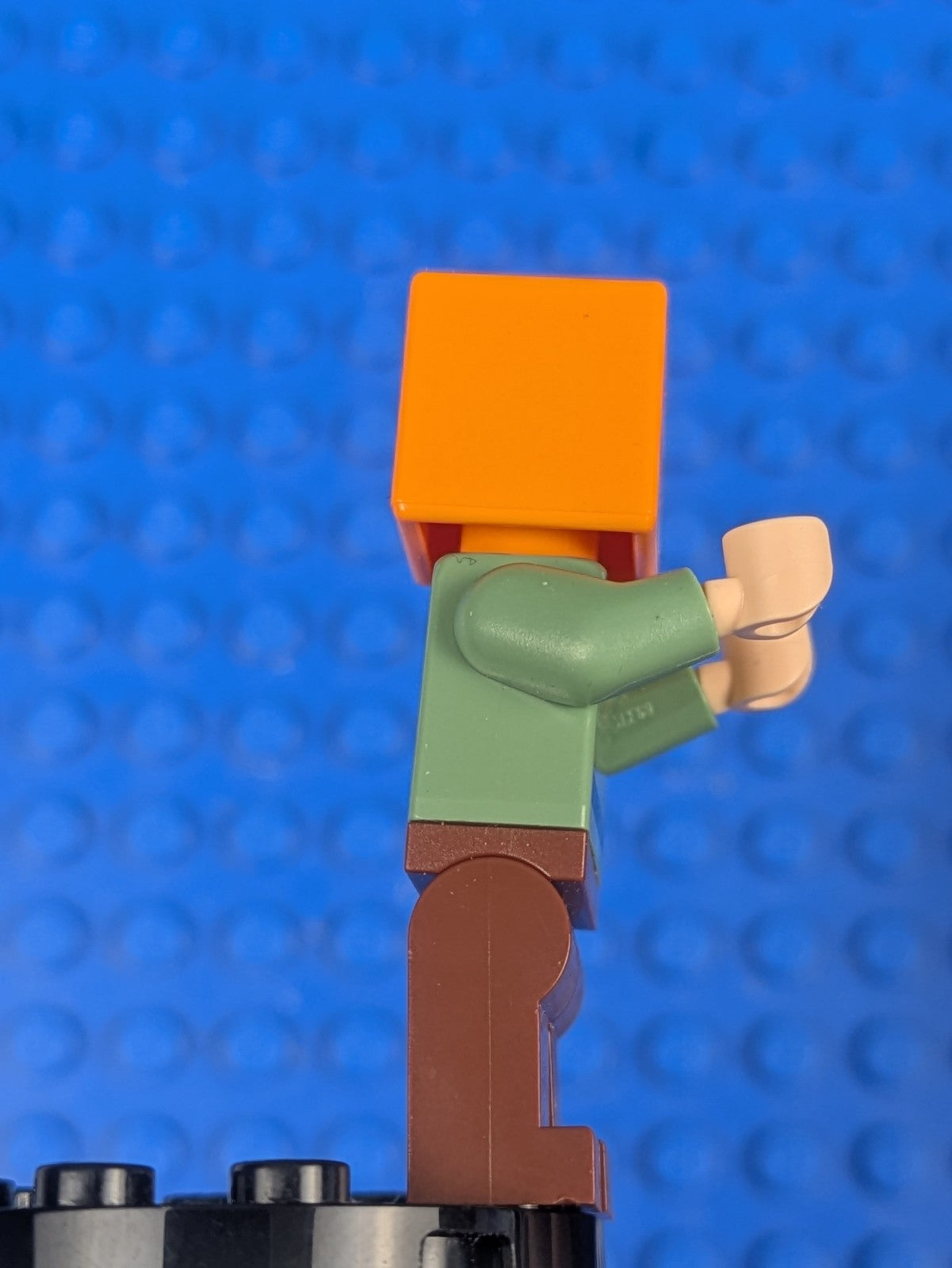 Lego Minecraft: Alex - Reddish Brown Legs min017 Sets 21121, 21249