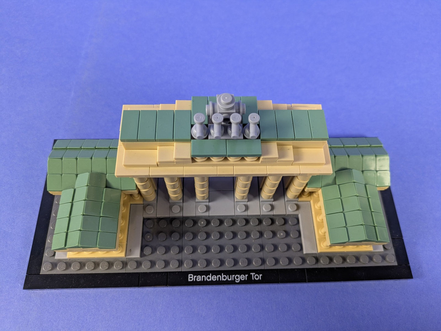 Lego Architecture: Brandenburg Gate Set 21011 Complete Set