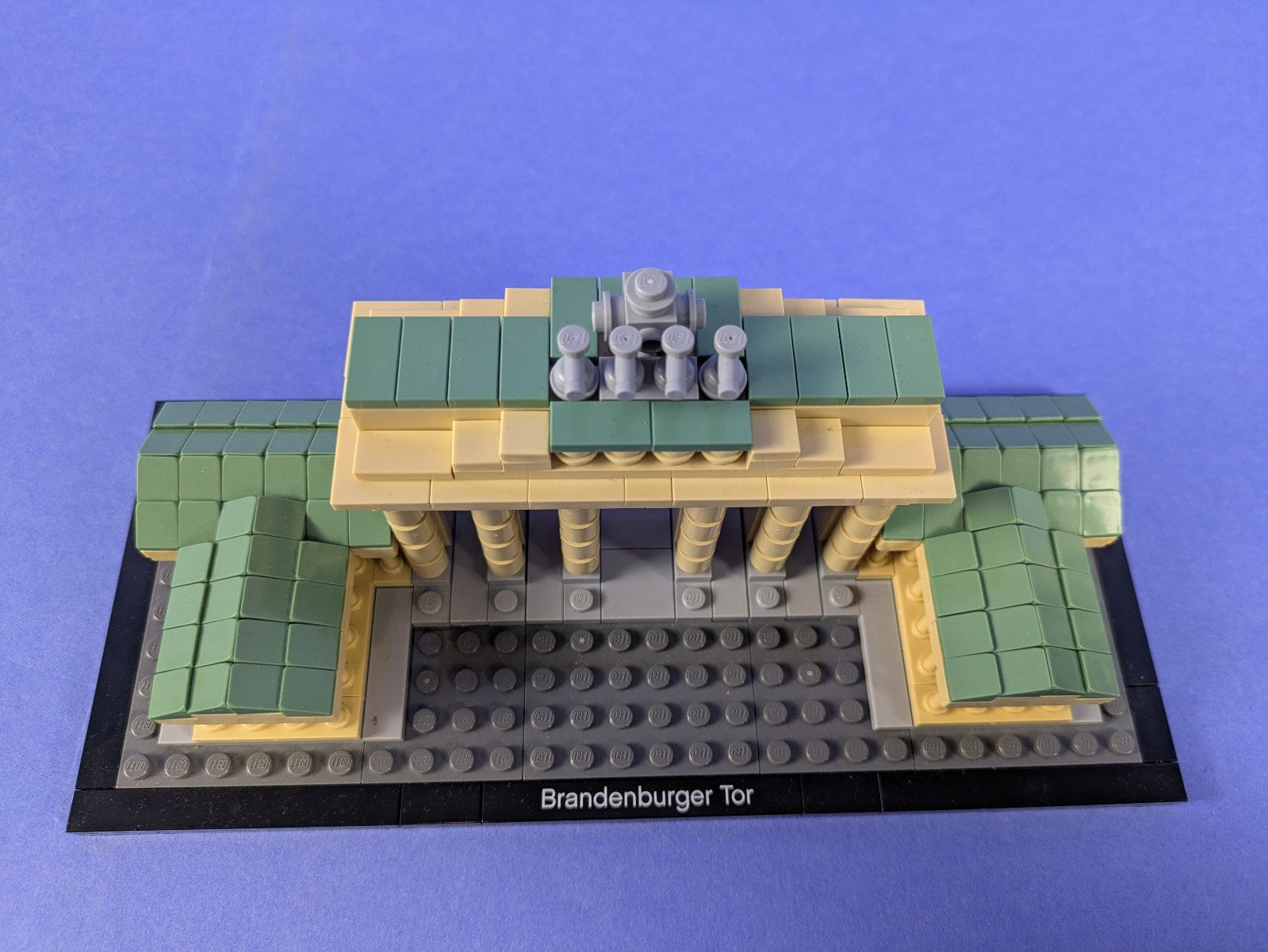 Lego Architecture: Brandenburg Gate Set 21011 Complete Set
