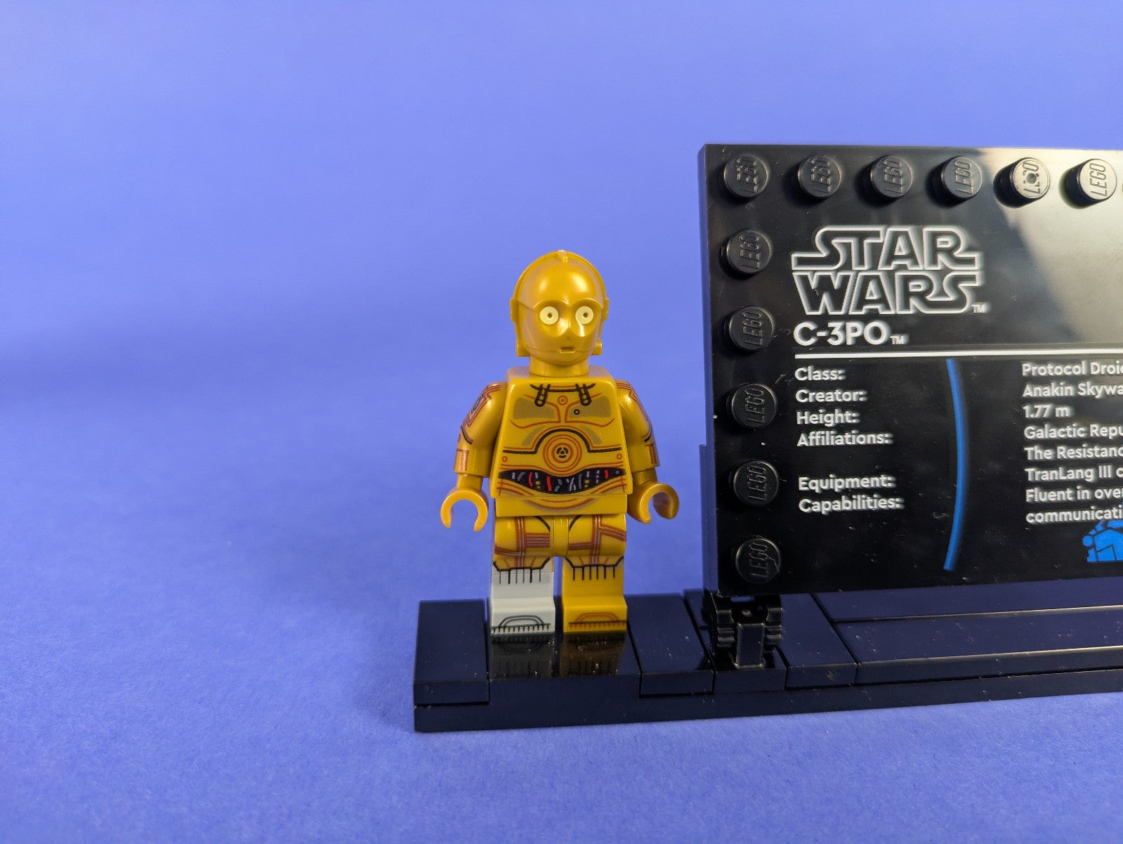 Lego Star Wars: Sculptures: C-3PO Set 75398 Complete Set